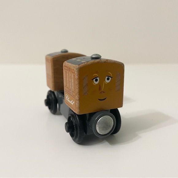 Thomas & Friends Wooden Clarabel Train - Picture 5 of 13